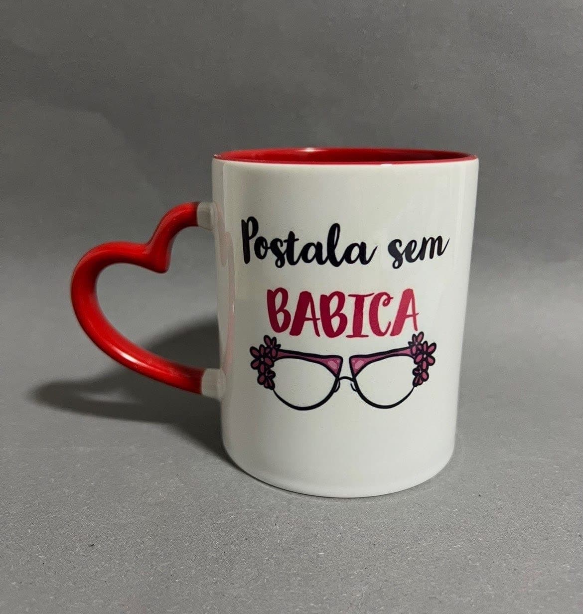 Skodelica postala sem babica